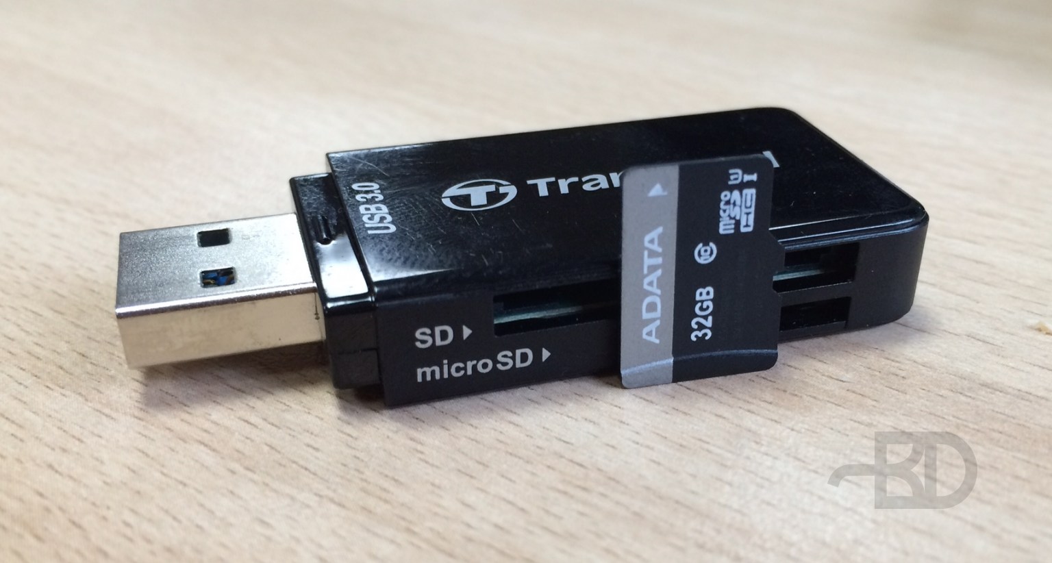 Карта MicroSD и карт-ридер