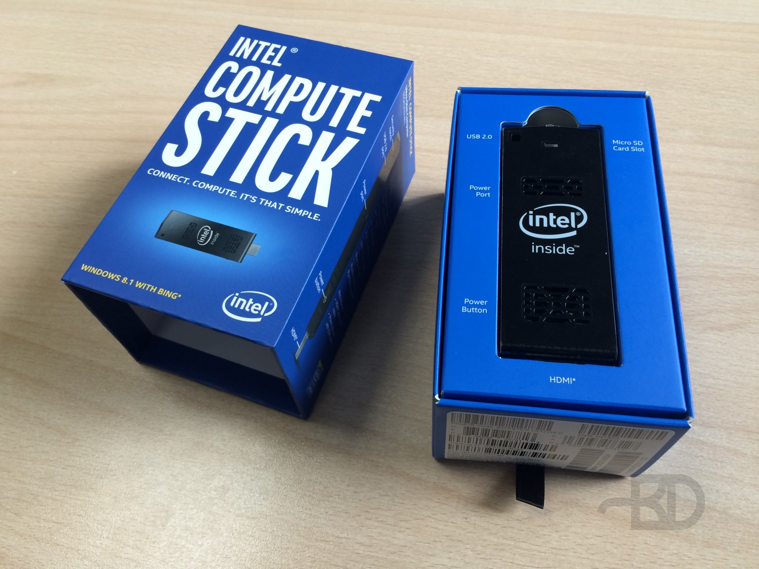 Коробка Intel Compute Stick STCK1A8LFC